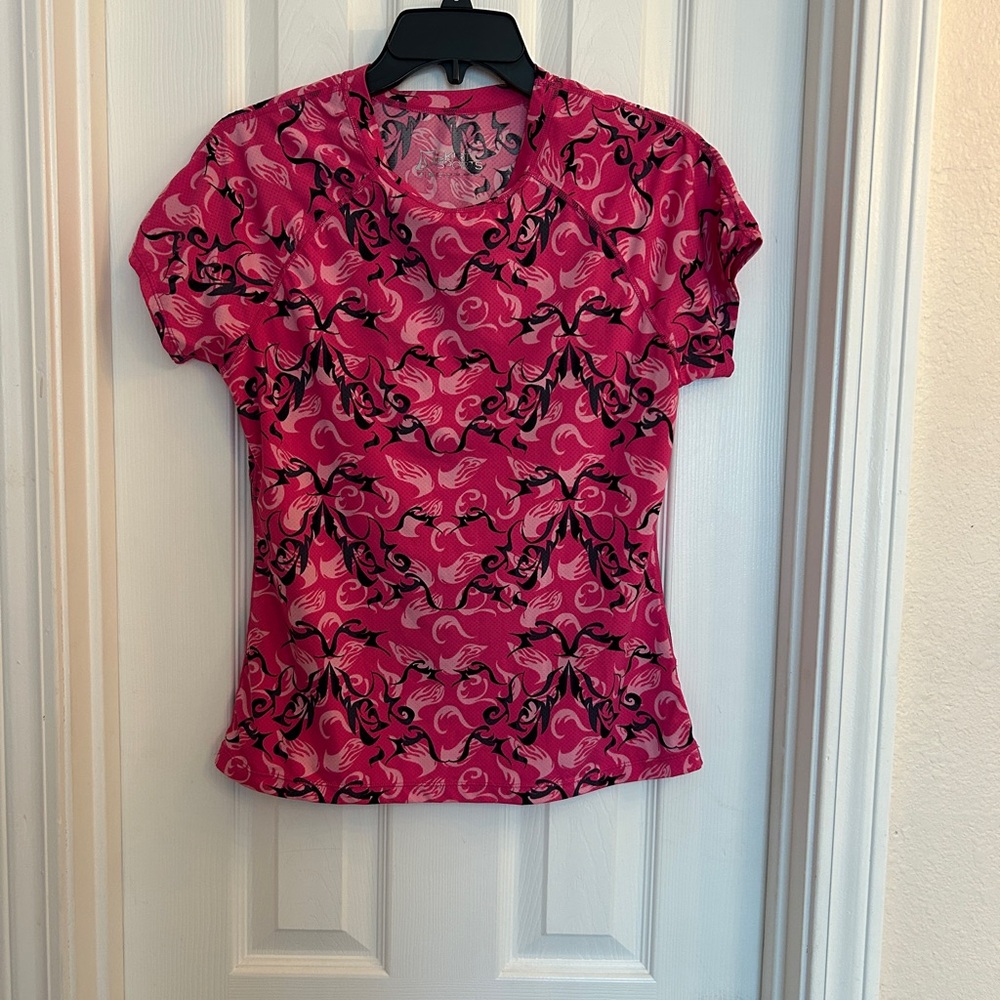 SkirtSports size M Pink and Black Women's Short Sleeve Top
